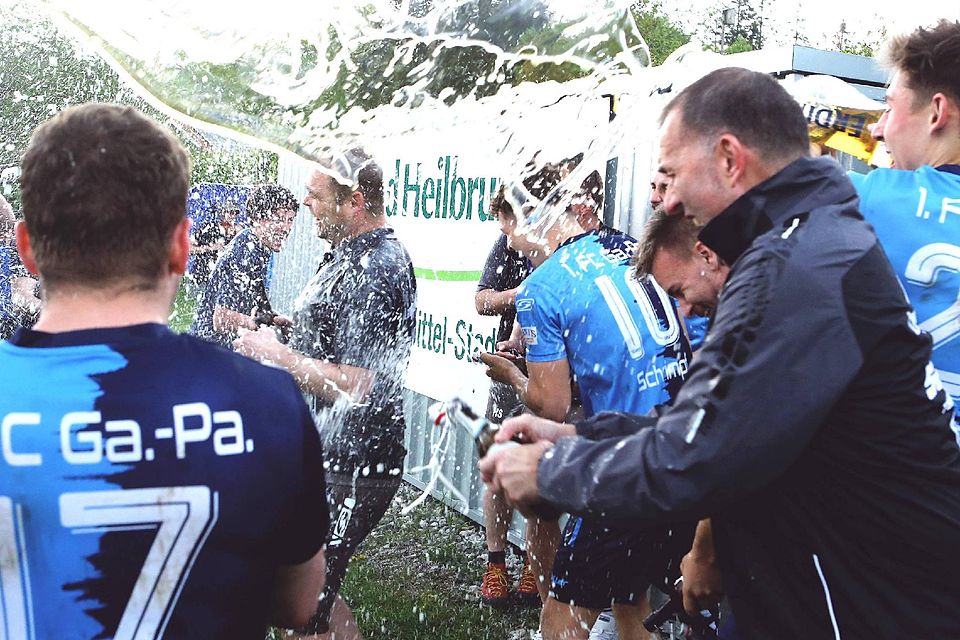 Fc Garmisch Zur Ck In Der Landesliga Pure Freude Bei Trainer