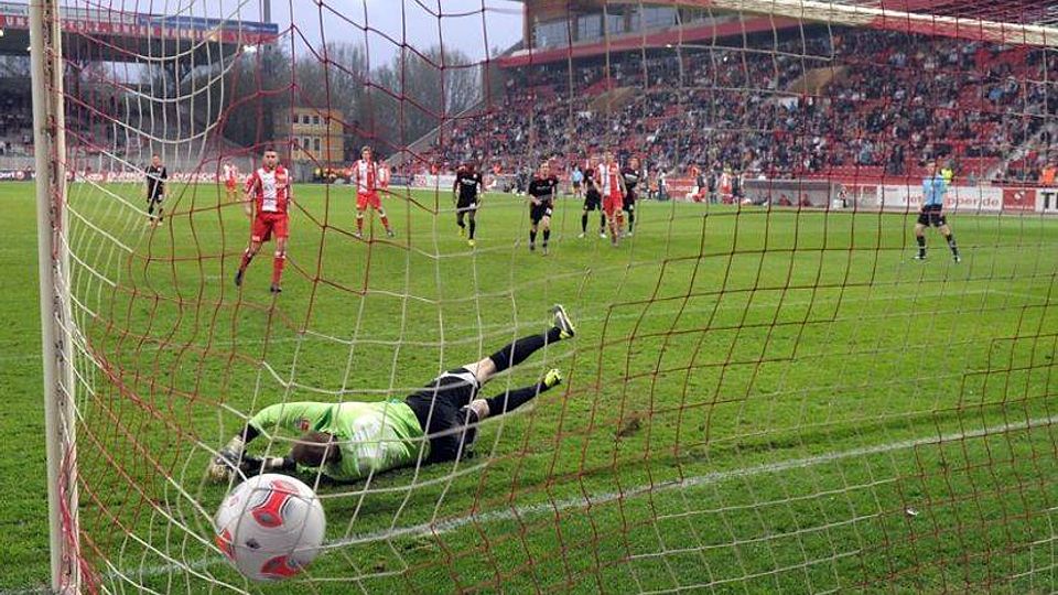 Regensburg verliert bei Union Berlin - Abstieg bes