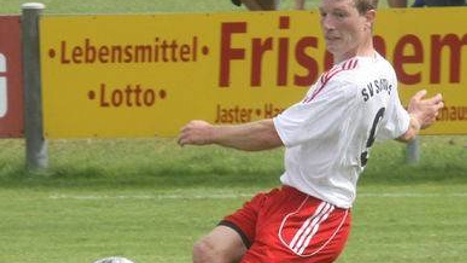 Der SV Sulzemoos (weiß) musste im Heimspiel gegen