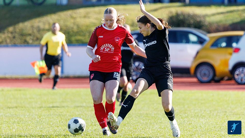 Kiara Kilbey (l.) gegen Marie Karpf (r.).