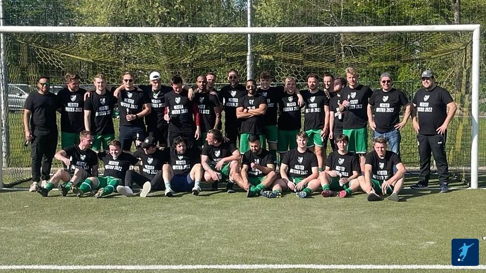 Als erste Mannschaft in Kempen und Krefeld holt Borussia Oedt den Titel - Meister der Kreisliga B, Gruppe 1. Foto: Verein