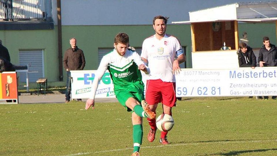 Der SV Sulzemoos (weiß) und der SV Manching trennt