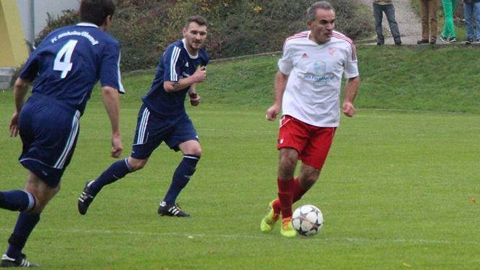 Der SV Sulzemoos (weiß) und der FC Hitzhofen trenn