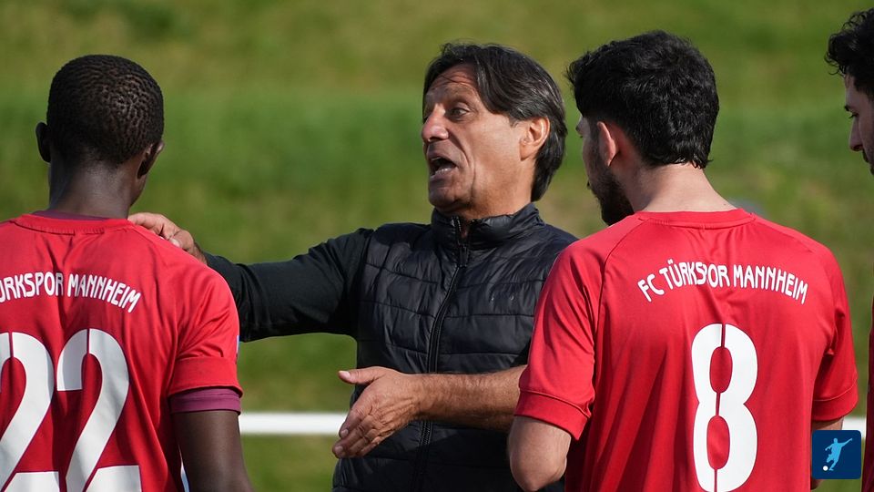 Mittelkreisansprache nach Abpfiff