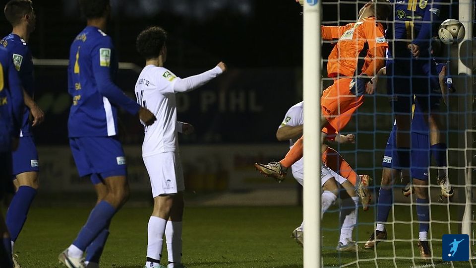 Siegtreffer durch eine direkt verwandelte Ecke,Max Machtemes