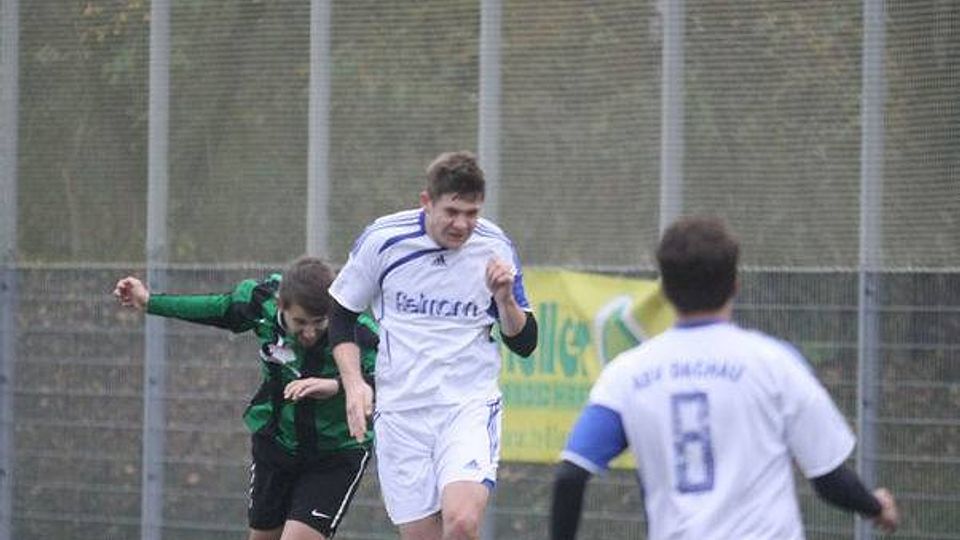 Der ASV Dachau II (weiß) gewann sein Heimspiel geg