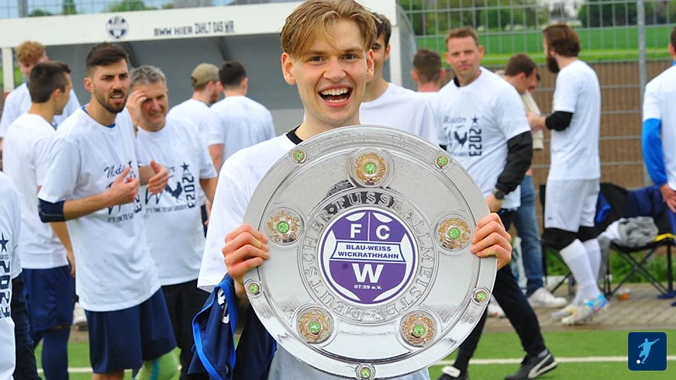 Der FC Blau-Weiß Wickrathhahn kehrt als B-Liga-Meister in die Kreisliga A von Mönchengladbach und Viersen zurück. Fotos: Theo Titz