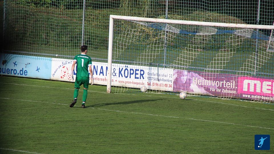 Lupfer über den Keeper zum 2:0 durch Becker