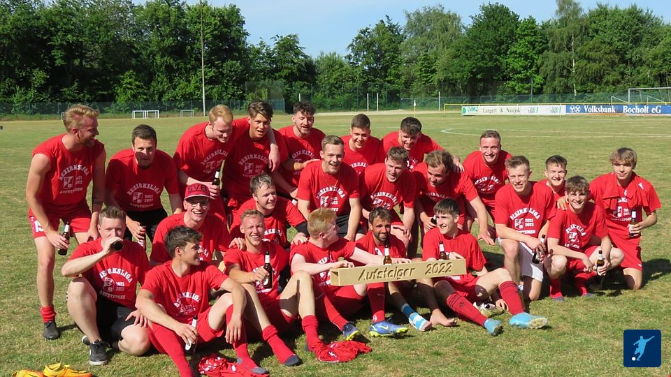 Der SV Brünen feiert die Kreisliga-A-Meisterschaft in Rees und Bocholt. Foto: Zellmann