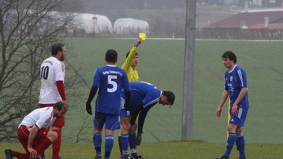 Die SpVgg Feldmoching (blau) gewann beim SV Sulzem