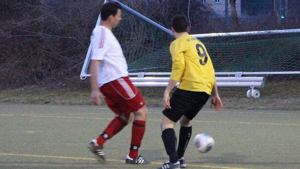 Der SV Lohhof (gelb) und der SV Sulzemoos trennten
