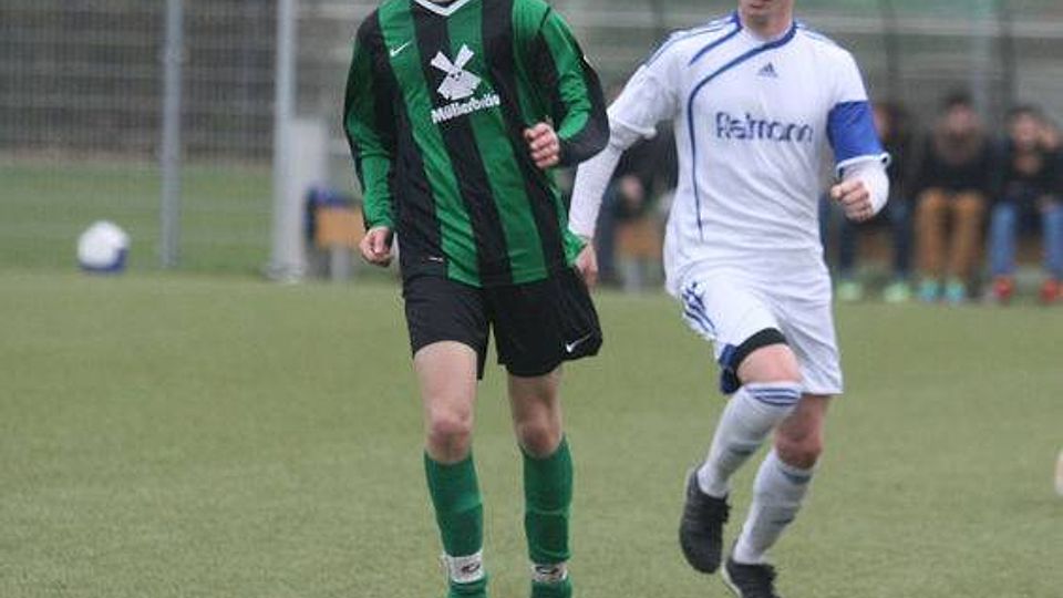 Der ASV Dachau II (weiß) gewann sein Heimspiel geg