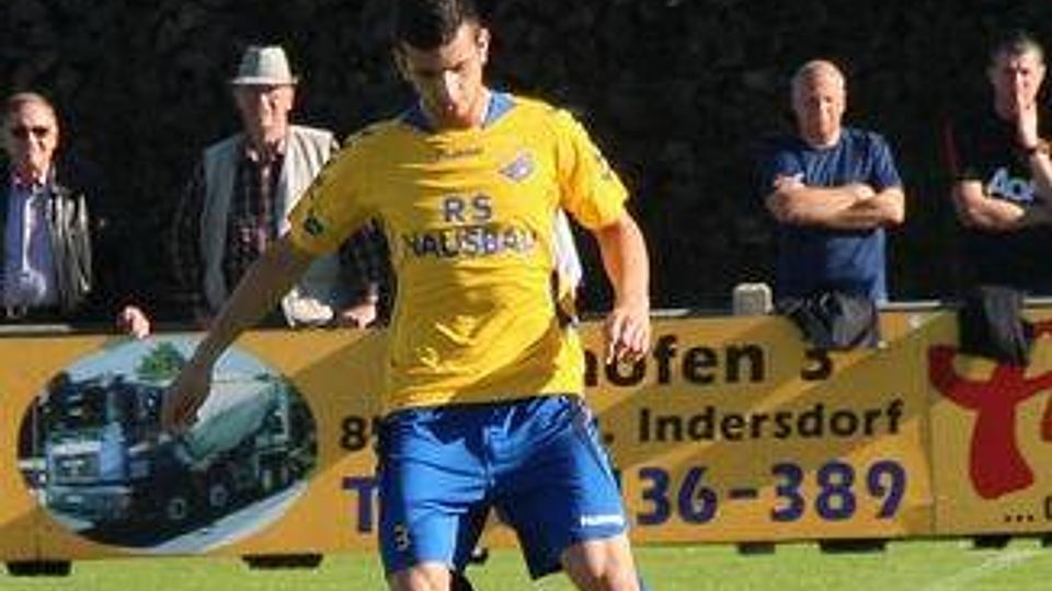 Der FC Pipinsried (gelb) gewann im Heimspiel gegen