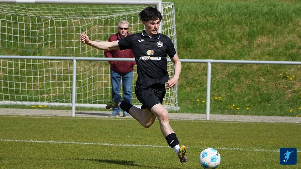 Torschuss zum 2:0 durch Erik Himmes