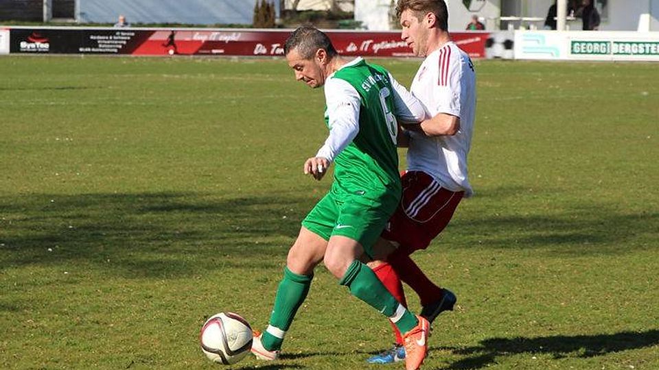 Der SV Sulzemoos (weiß) und der SV Manching trennt