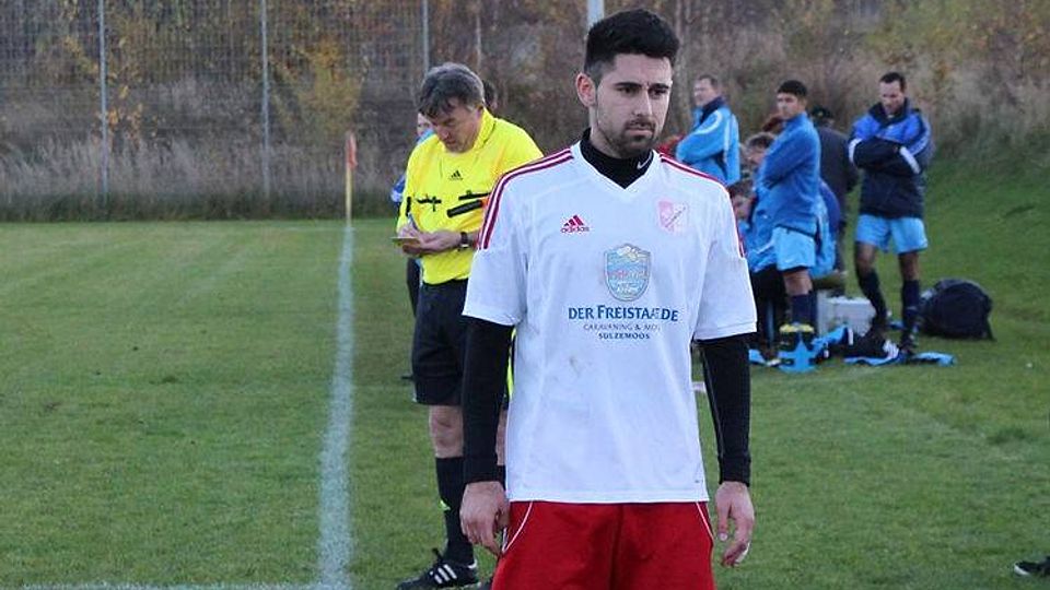 Der SV Sulzemoos (weiß) gewann sein Heimspiel gege