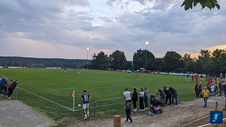 Erster Eckball für die Gäste durch L. Fronmüller.