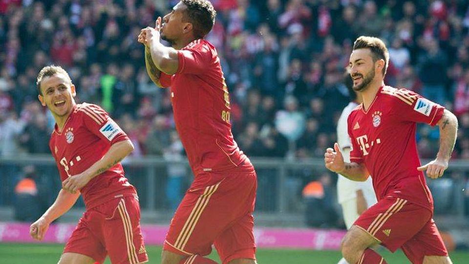FC Bayern putzt den "Club" - Bilder zum