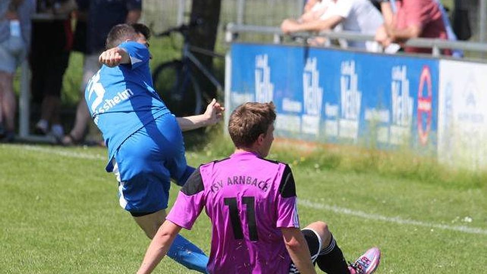 FC Phönix Schleißheim und der TSV Arnbach trennen