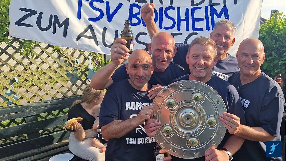 Großer Jubel beim TSV Boisheim: Die Erste steigt in die Kreisliga A auf, die Zweite in die Kreisliga B! Fotos: Verein