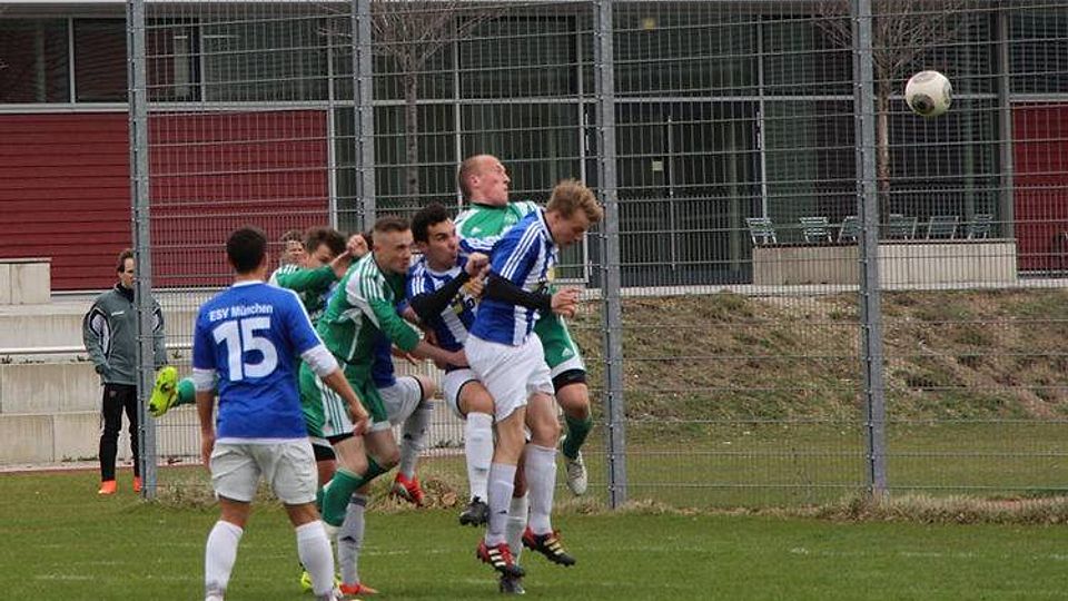 Der TSV Jetzendorf (grün) gewann sein Auswärtsspie