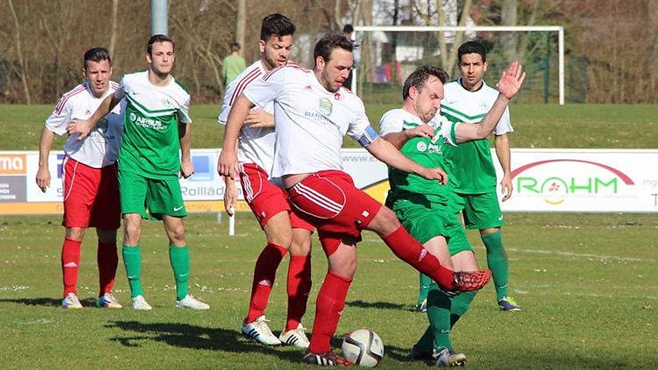 Der SV Sulzemoos (weiß) und der SV Manching trennt