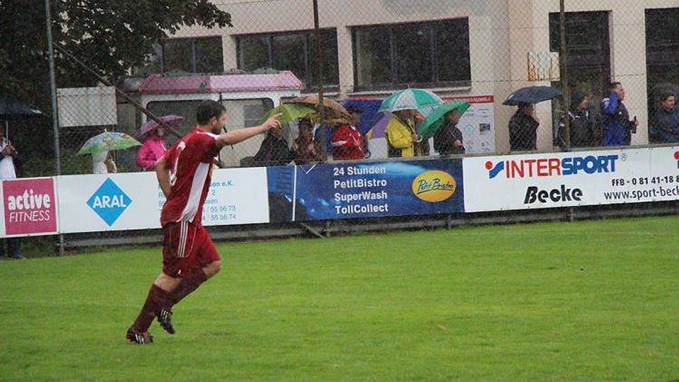Der SV Sulzemoos (rot) gewann sein Heimspiel gegen