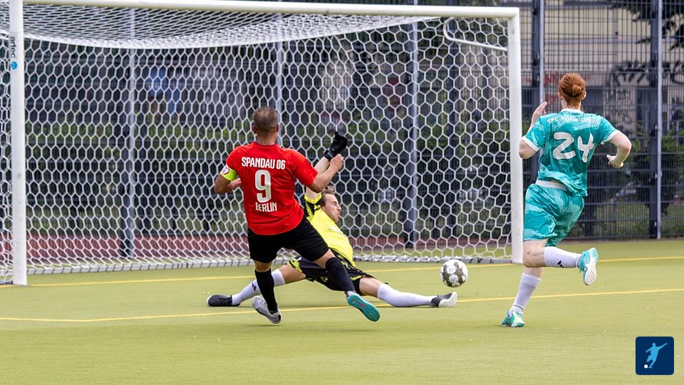 Das Siegtor in der 82" Minute durch Hamdi Chamkhi zum 2:3 für Spandau