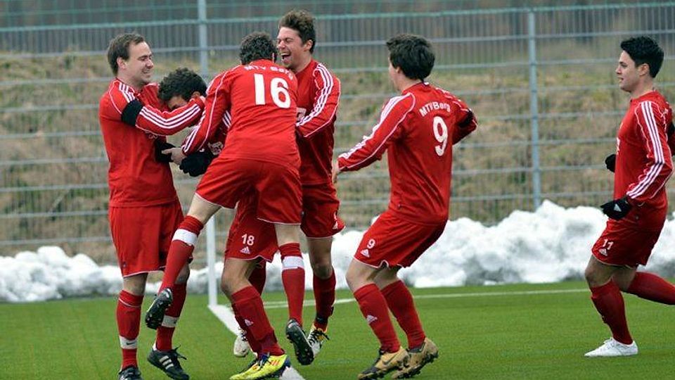 Berg gg Oberweikertshofen