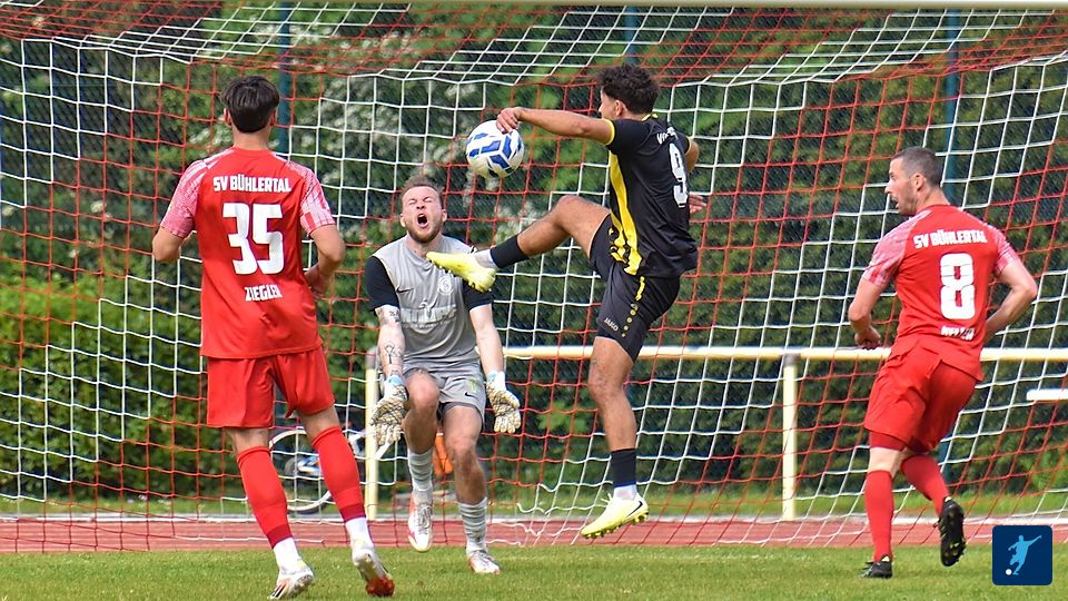 Leandro Einecker kunstvoll zum 1:1