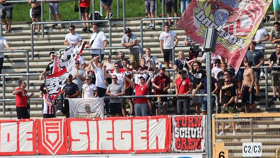 Sportfreunde Siegen (Oberliga Westfalen): 2005/2006 war für Siegen das einzige Jahr im Unterhaus. Ansonsten waren die Sportfreunde jahrelang in der Regionalliga aktiv. 