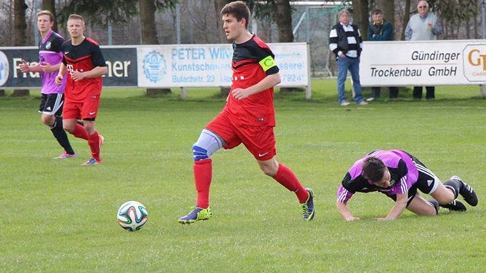 Der SV Günding (rot) gewann sein Heimspiel gegen d