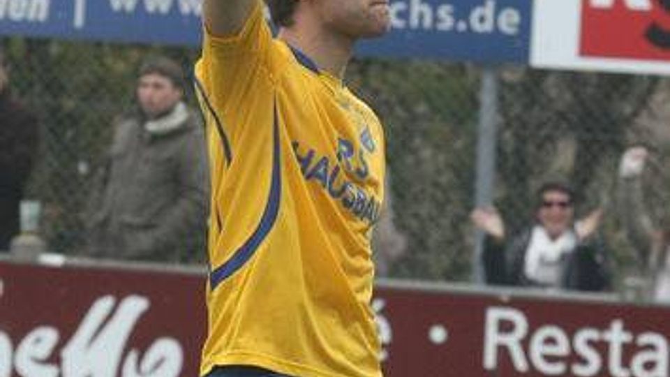 Der FC Pipinsried (gelb) gewann gegen den TSV 1860