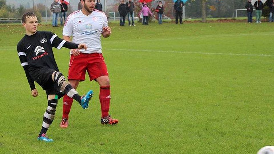 Der SV Sulzemoos (weiß) setzte sich im Heimspiel g