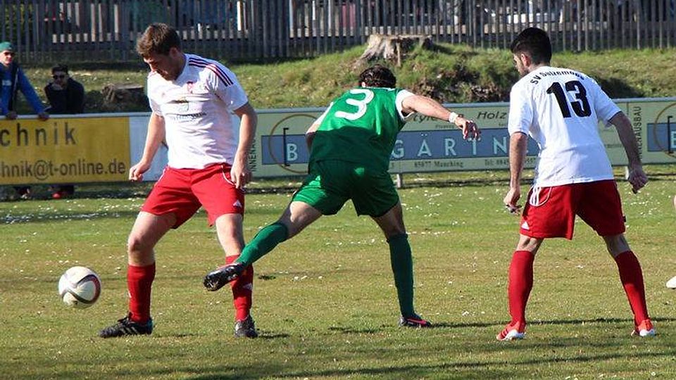 Der SV Sulzemoos (weiß) und der SV Manching trennt