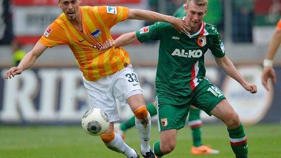 Augsburg (dpa) - Der FC Augsburg hat im Kampf um e