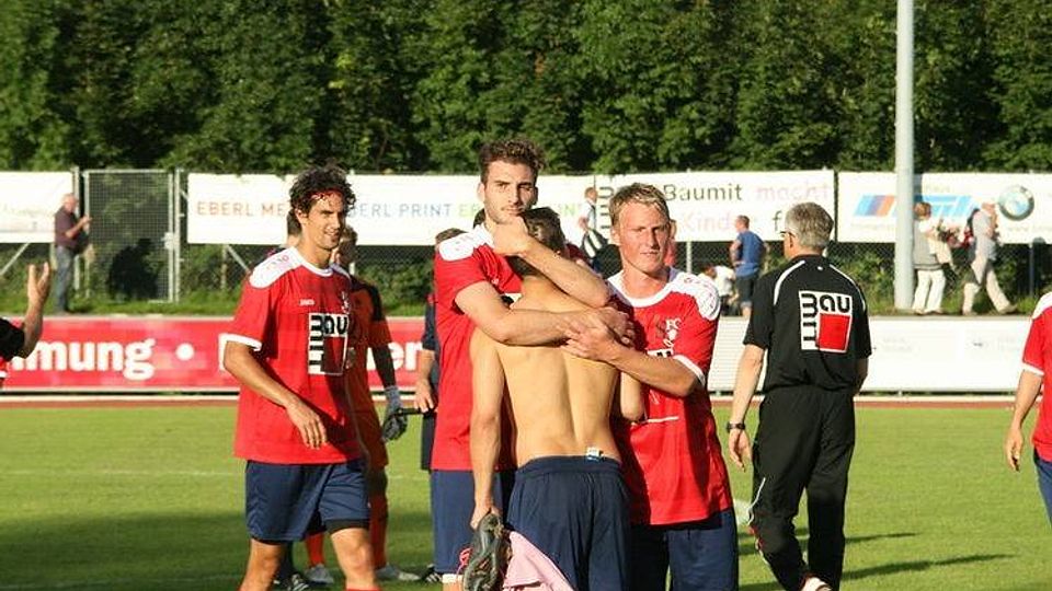 Der FC Sonthofen (rot) gewann gegen den SV Pullach