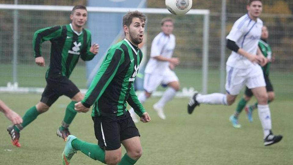 Der ASV Dachau II (weiß) gewann sein Heimspiel geg