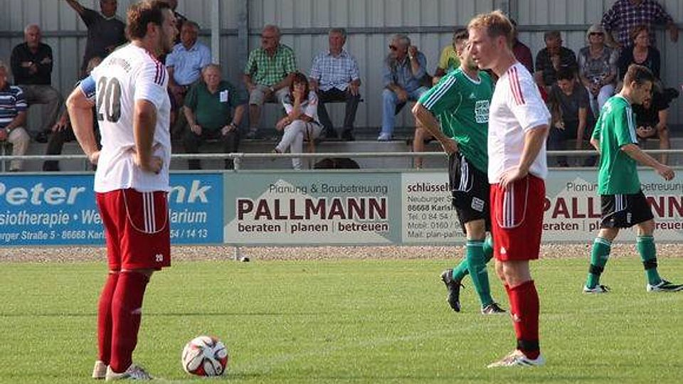 Der SV Sulzemoos (weiß) holte in Karlshuld beim 3: