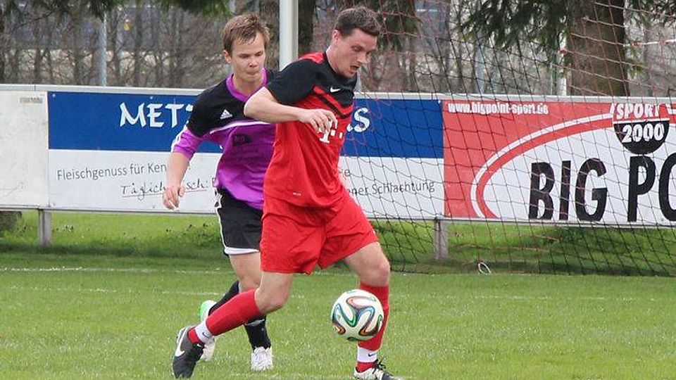 Der SV Günding (rot) gewann sein Heimspiel gegen d