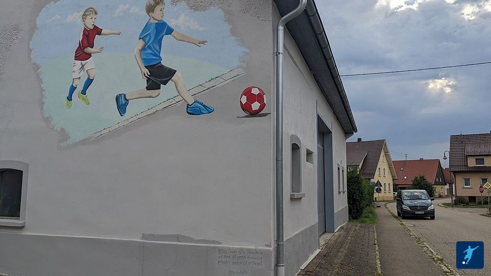 Auf dem Weg zum Sportplatz.