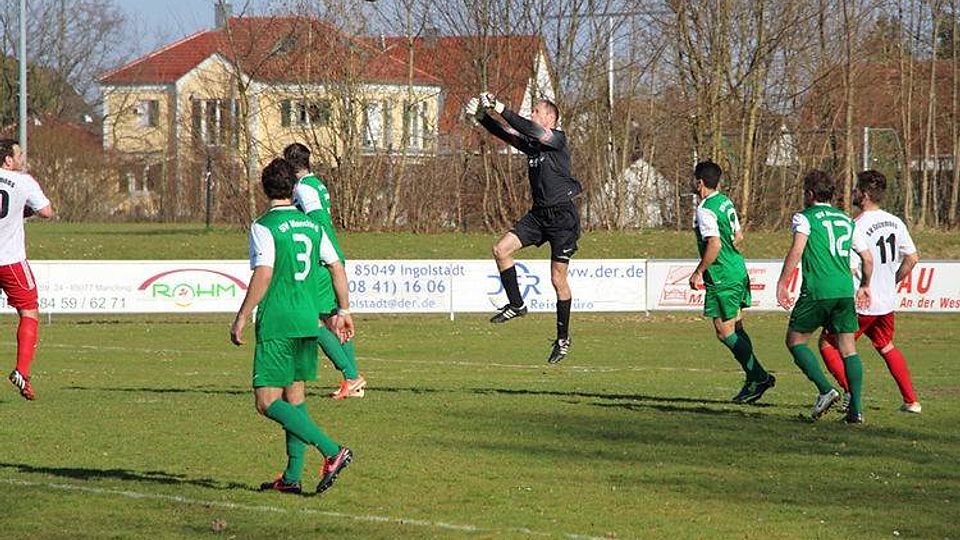 Der SV Sulzemoos (weiß) und der SV Manching trennt