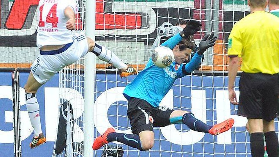 Der FC Augsburg schießt den Hamburger SV immer tie