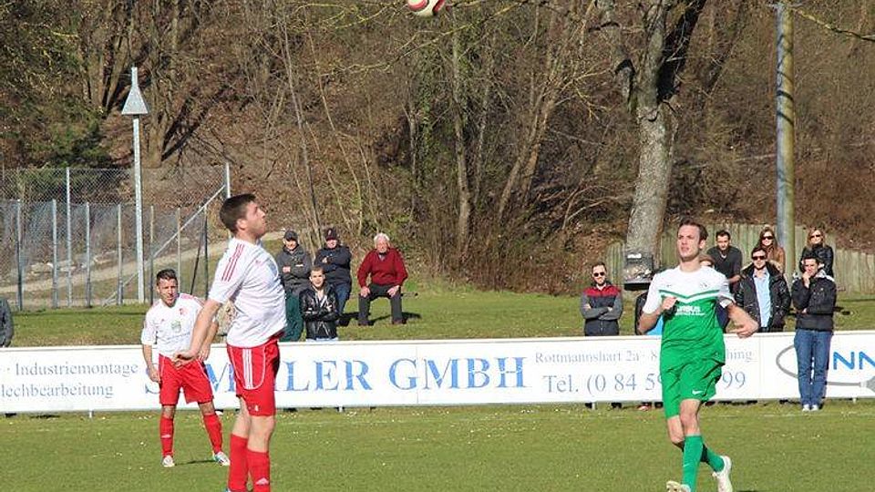 Der SV Sulzemoos (weiß) und der SV Manching trennt