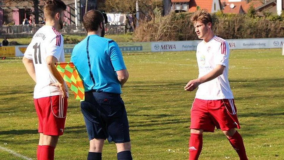 Der SV Sulzemoos (weiß) und der SV Manching trennt