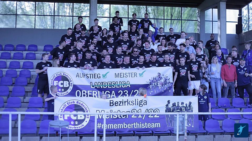 Der FC Büderich schafft als Landesliga-Meister der Gruppe 1 den Durchmarsch in die Oberliga Niederrhein. Fotos: FCB