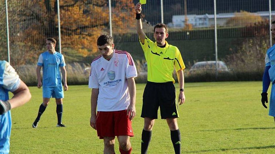 Der SV Sulzemoos (weiß) gewann sein Heimspiel gege