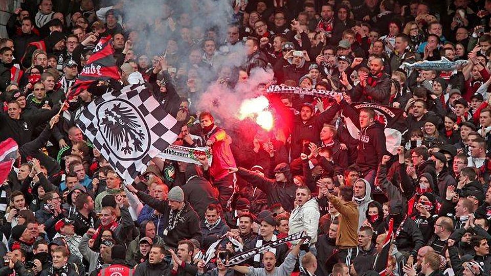 Eintracht Frankfurt feiert im Abstiegskampf beim 1