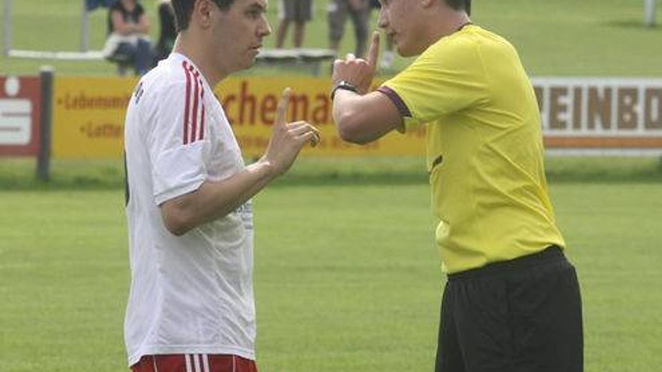 Der SV Sulzemoos (weiß) musste im Heimspiel gegen