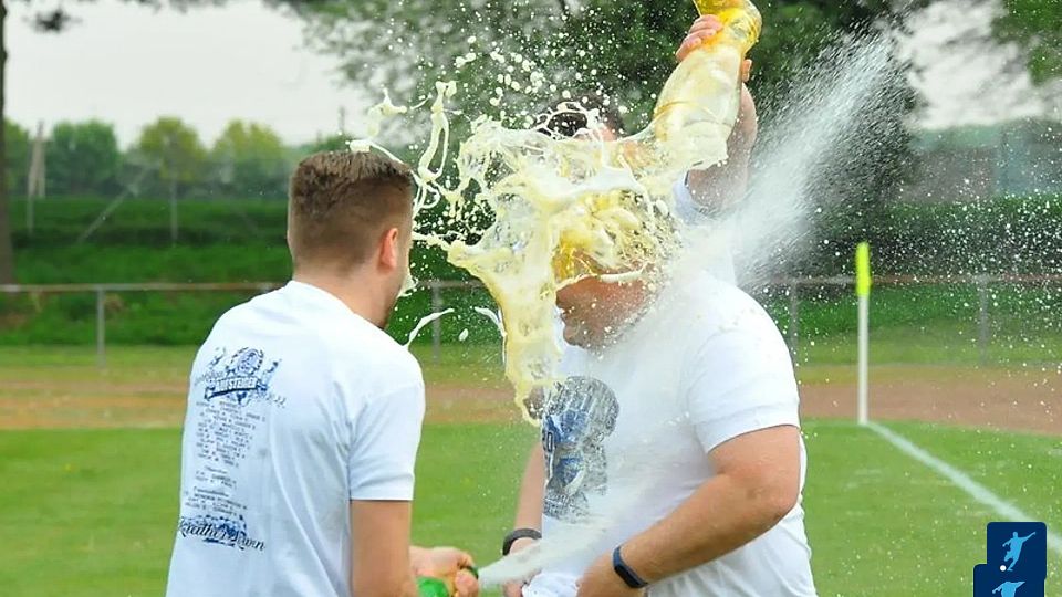 Eindrücke von Theo Titz von der Meisterfeier des TuS Wickrath.
